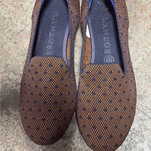 Rothy's Navy and Tan Patterned Loafers